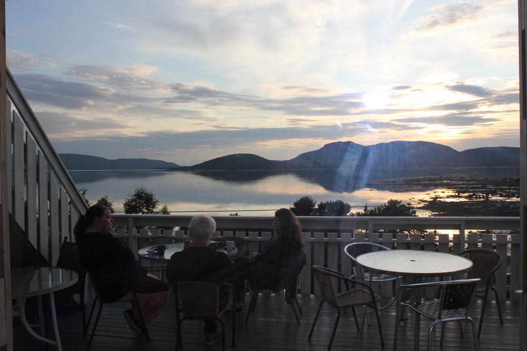 Ulvsvag Gjestgiveri Og Fjordcamping As المظهر الخارجي الصورة